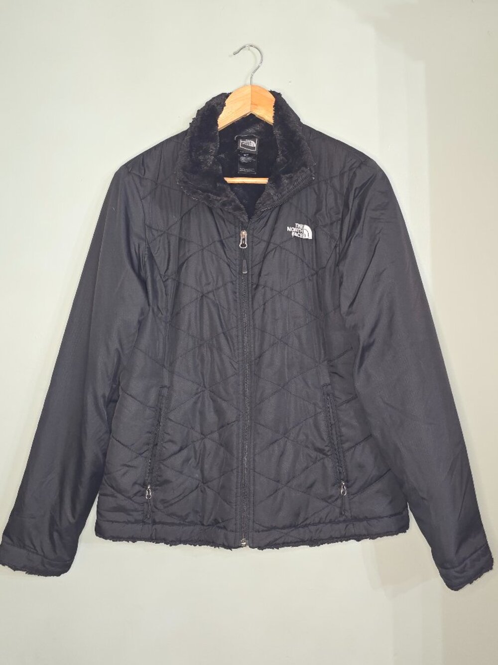 North Face Women's Black Mossbud Jacket, Size M, Gently Used Condition